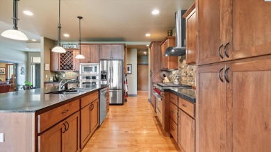 MLS# 285351 Discover luxury living in the vibrant Horn Rapids on Horn Rapids Golf Club in Washington - for sale on GolfHomes.com, golf home, golf lot