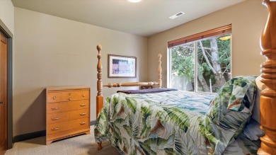 MLS# 285351 Discover luxury living in the vibrant Horn Rapids on Horn Rapids Golf Club in Washington - for sale on GolfHomes.com, golf home, golf lot