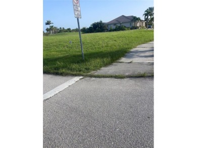 Here's your chance to BUILD your dream home on this oversized on Twin Isles Country Club in Florida - for sale on GolfHomes.com, golf home, golf lot