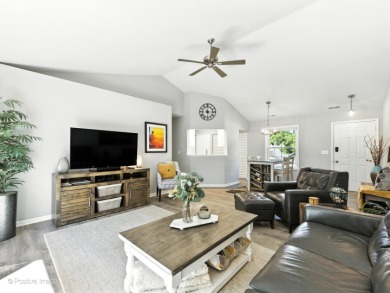Gorgeous, Bright & Move-In Ready Condo in Butterfield Manor! on Village Links of Glen Ellyn in Illinois - for sale on GolfHomes.com, golf home, golf lot
