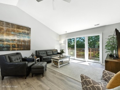 Gorgeous, Bright & Move-In Ready Condo in Butterfield Manor! on Village Links of Glen Ellyn in Illinois - for sale on GolfHomes.com, golf home, golf lot