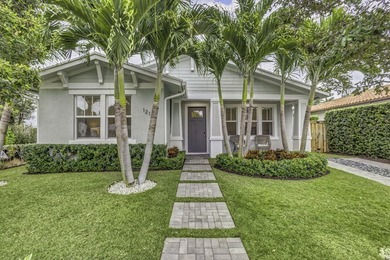 You'll find easy living in this move-in ready Arts and Crafts on Lake Worth Municipal Golf Course in Florida - for sale on GolfHomes.com, golf home, golf lot