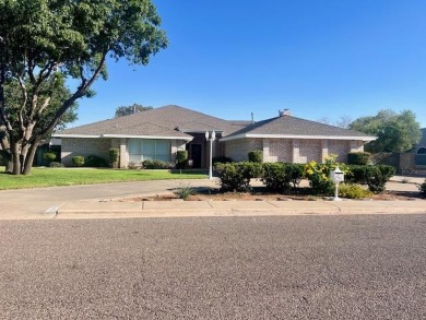 CALLING ALL GOLFERS!! 3 bedroom, 2 bath, amazing home, for sale on Andrews County Golf Course in Texas - for sale on GolfHomes.com, golf home, golf lot