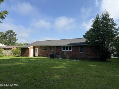 1400 square feet, 3 bed, 2 full bath brick home on Goldsboro on Goldsboro Municipal Golf Course in North Carolina - for sale on GolfHomes.com, golf home, golf lot