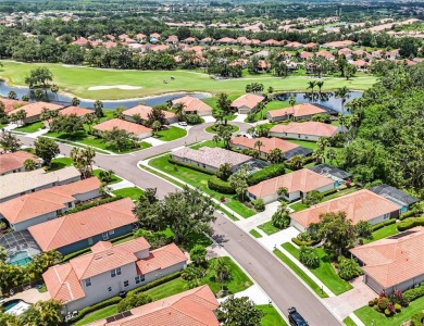 WELCOME TO WATERLEFE, WHERE YOUR PERFECT FLORIDA RETREAT AWAITS! on Waterlefe Golf and River Club in Florida - for sale on GolfHomes.com, golf home, golf lot