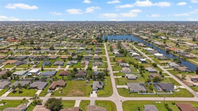 Lovely home in Southwest Cape Coral. Oversized, corner lot with on Royal Tee Country Club in Florida - for sale on GolfHomes.com, golf home, golf lot