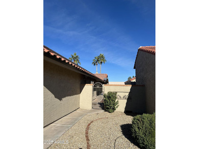 What a find-a two-bedroom, two-bath home with a two-car garage on The Lakes at Ahwatukee in Arizona - for sale on GolfHomes.com, golf home, golf lot