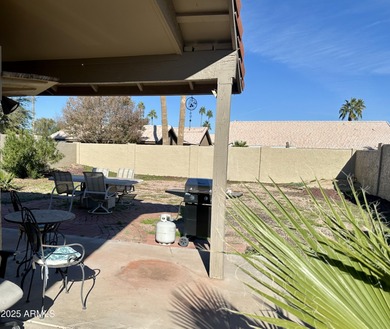 What a find-a two-bedroom, two-bath home with a two-car garage on The Lakes at Ahwatukee in Arizona - for sale on GolfHomes.com, golf home, golf lot