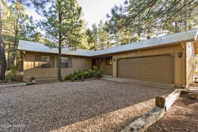 Nestled in the heart of the Pinetop Lakes Country Club, this on Pinetop Lakes Golf and Country Club in Arizona - for sale on GolfHomes.com, golf home, golf lot