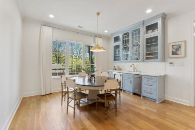 Stunning 2020-built home in Pleasant Valley offering timeless on Pleasant Valley Country Club in Arkansas - for sale on GolfHomes.com, golf home, golf lot