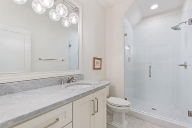 Stunning 2020-built home in Pleasant Valley offering timeless on Pleasant Valley Country Club in Arkansas - for sale on GolfHomes.com, golf home, golf lot