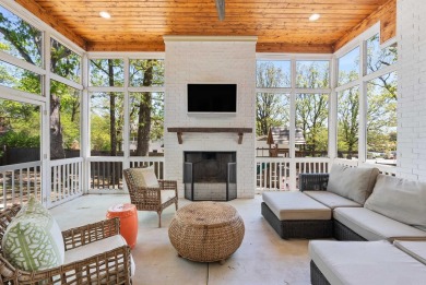Stunning 2020-built home in Pleasant Valley offering timeless on Pleasant Valley Country Club in Arkansas - for sale on GolfHomes.com, golf home, golf lot