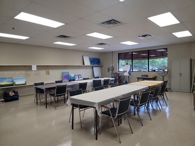 PRICED TO SELL QUICKLY! Rare ground floor 2-bedroom in desirable on Hollybrook Golf and Tennis Club  in Florida - for sale on GolfHomes.com, golf home, golf lot