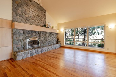 Exceptional golf course home on .33-acre lot in Rivers Edge on Rivers Edge Golf Resort in Oregon - for sale on GolfHomes.com, golf home, golf lot