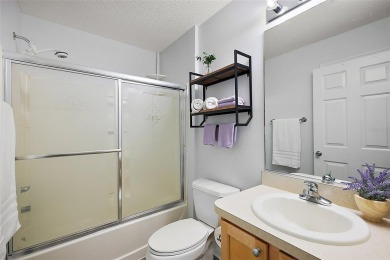 FANTASTIC, TURNKEY 3/2 Amarillo with ENCLOSED LANAI on a LARGE on The Links of Spruce Creek in Florida - for sale on GolfHomes.com, golf home, golf lot