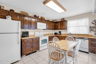 Welcome to this immaculate 2 bedroom, 2 bath Stratford model on Leisure Village West Assoc. in New Jersey - for sale on GolfHomes.com, golf home, golf lot