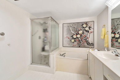IMPACT GLASS WINDOWS THROUGHOUTA/C 2021CORAL LAKES--SUPER ACTIVE on Villa Del Ray Golf Club in Florida - for sale on GolfHomes.com, golf home, golf lot
