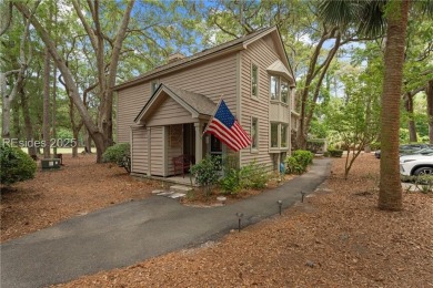 This chic Waterford end unit villa is ideally located to offer on Shipyard Golf Club in South Carolina - for sale on GolfHomes.com, golf home, golf lot