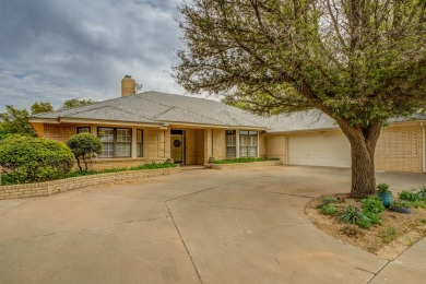 Now you can own the view that put the lake in Lakeridge. Nestled on LakeRidge Country Club in Texas - for sale on GolfHomes.com, golf home, golf lot