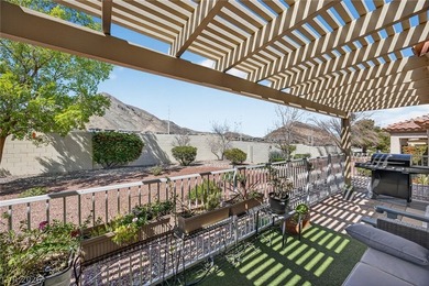 Beautifully maintained single-story home in Sun City Summerlin on Highland Falls Golf Club in Nevada - for sale on GolfHomes.com, golf home, golf lot