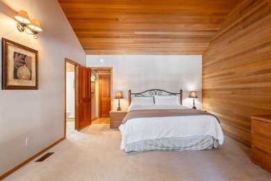 Best value in Black Butte Ranch! Stunning 3240 sqft retreat on Black Butte Ranch Golf Club Glaze Meadow in Oregon - for sale on GolfHomes.com, golf home, golf lot