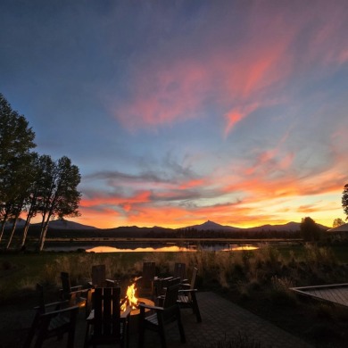 Best value in Black Butte Ranch! Stunning 3240 sqft retreat on Black Butte Ranch Golf Club Glaze Meadow in Oregon - for sale on GolfHomes.com, golf home, golf lot