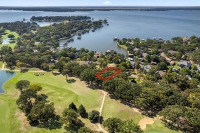 Newly updated home in Pinnacle Golf Club on Cedar Creek Lake! on Pinnacle Golf and Boat Club in Texas - for sale on GolfHomes.com, golf home, golf lot