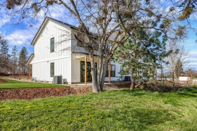 Discover modern living on the Robert Trent Jones Eagle Point on Eagle Point Golf Course in Oregon - for sale on GolfHomes.com, golf home, golf lot