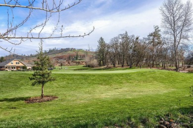 Discover modern living on the Robert Trent Jones Eagle Point on Eagle Point Golf Course in Oregon - for sale on GolfHomes.com, golf home, golf lot