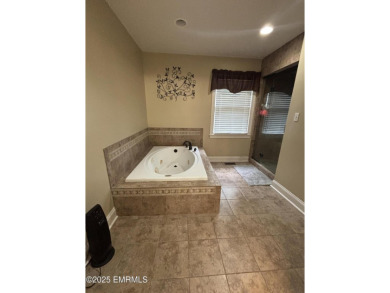 Extremely spacious family home directly on briarwood golf course on Briarwood Country Club in Mississippi - for sale on GolfHomes.com, golf home, golf lot