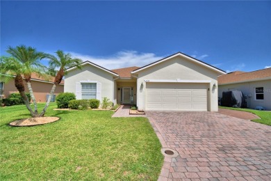 Welcome to this beautifully updated 2-bedroom, 2-bathroom home on Lake Ashton Golf Club in Florida - for sale on GolfHomes.com, golf home, golf lot