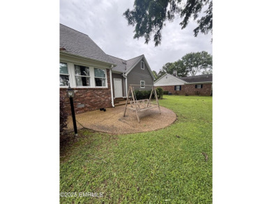 Extremely spacious family home directly on briarwood golf course on Briarwood Country Club in Mississippi - for sale on GolfHomes.com, golf home, golf lot