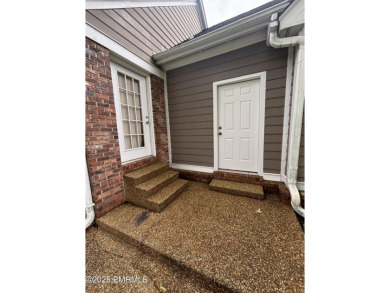 Extremely spacious family home directly on briarwood golf course on Briarwood Country Club in Mississippi - for sale on GolfHomes.com, golf home, golf lot