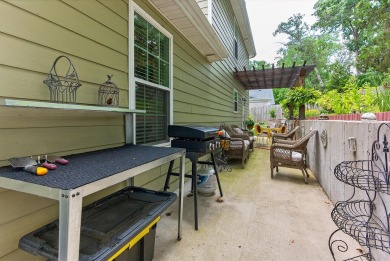 Elegant 4 bedroom, 2 1/2 bath, 1 1/2 story, 2 car garage, with a on Berea Country Club in Kentucky - for sale on GolfHomes.com, golf home, golf lot