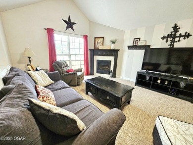 Charming 3-Bedroom, 2-Bath in Desirable Cedar Ridge - Carl on Twin Hills Golf and Country Club in Missouri - for sale on GolfHomes.com, golf home, golf lot