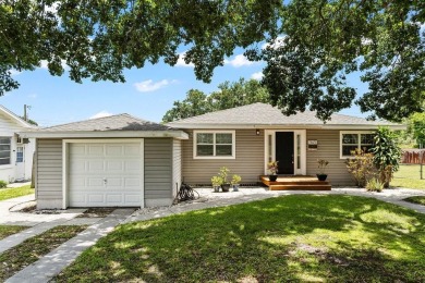 Adorable Home on a Charming Cobblestone Street!

Welcome to this on Cleveland Heights Golf Course in Florida - for sale on GolfHomes.com, golf home, golf lot