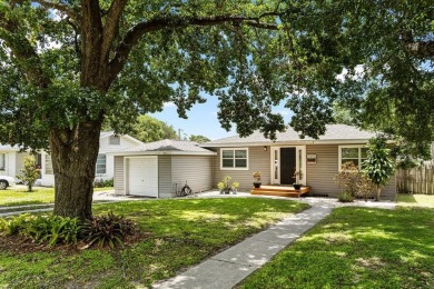 Adorable Home on a Charming Cobblestone Street!

Welcome to this on Cleveland Heights Golf Course in Florida - for sale on GolfHomes.com, golf home, golf lot