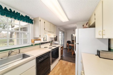 Beautiful FURNISHED 2 bedroom/2 bathroom 1ST FLOOR condo in on Country Club At Silver Springs Shores in Florida - for sale on GolfHomes.com, golf home, golf lot