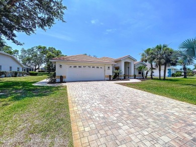 Paradise found in gated Glen Lakes golf course community! This on Glen Lakes Country Club in Florida - for sale on GolfHomes.com, golf home, golf lot