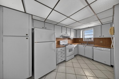 Enjoy golf course living in Deer Creek--a golf community with no on Deer Creek Golf Club in Florida - for sale on GolfHomes.com, golf home, golf lot