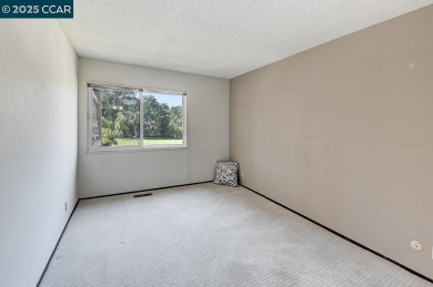 Treasured Rossmoor condo - comfort views  lifestyle! This on Rossmoor Golf Course in California - for sale on GolfHomes.com, golf home, golf lot