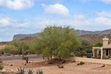 This beautifully updated 2-bedroom, 2-bathroom + small office on Gold Canyon Golf Resort - Sidewinder in Arizona - for sale on GolfHomes.com, golf home, golf lot