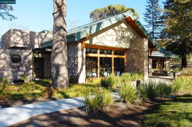 Treasured Rossmoor condo - comfort views  lifestyle! This on Rossmoor Golf Course in California - for sale on GolfHomes.com, golf home, golf lot
