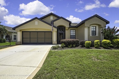 Looking for a place with a tropical vibe? Then come and on Glen Lakes Country Club in Florida - for sale on GolfHomes.com, golf home, golf lot
