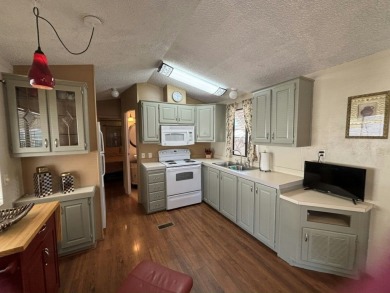 Welcome to ViewPoint RV & Golf Resort a 55+ age-qualified active on Viewpoint Golf Resort in Arizona - for sale on GolfHomes.com, golf home, golf lot