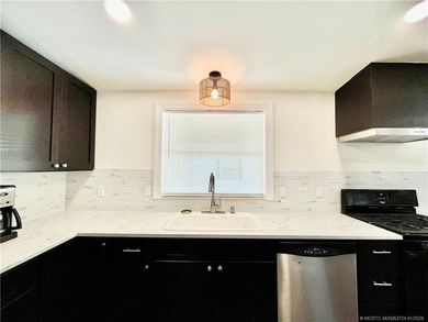 Stunning remodeled home! Extensive open floor plan! Hurricane on Indianwood Golf and Country Club in Florida - for sale on GolfHomes.com, golf home, golf lot