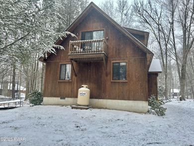 Welcome to your mountain retreat! This beautifully maintained on The Hideout Golf in Pennsylvania - for sale on GolfHomes.com, golf home, golf lot