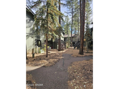 This fully furnished condominium is ideally located just a short on Pinetop Lakes Golf and Country Club in Arizona - for sale on GolfHomes.com, golf home, golf lot