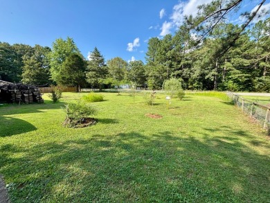 NEW LISTING!! This residence offers diverse possibilities on Cherokee Village South Course in Arkansas - for sale on GolfHomes.com, golf home, golf lot