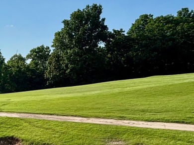 NEW LISTING!! This residence offers diverse possibilities on Cherokee Village South Course in Arkansas - for sale on GolfHomes.com, golf home, golf lot